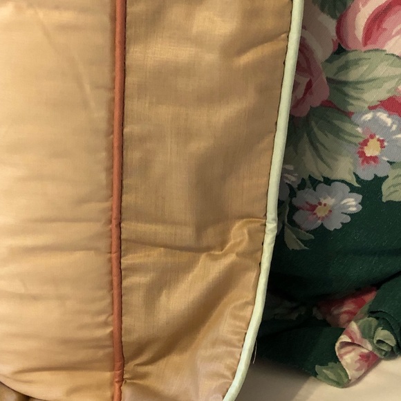 Two Vintage Queen Pillow Shams - Picture 4 of 7